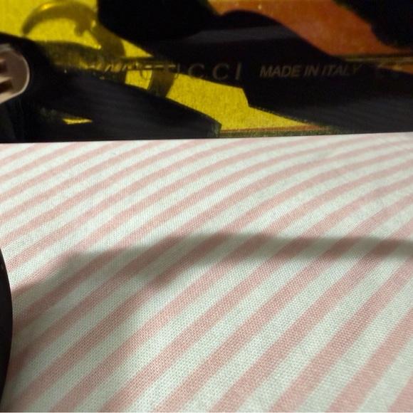 Gucci Womens Black and Yellow Glasses - Picture 3 of 6